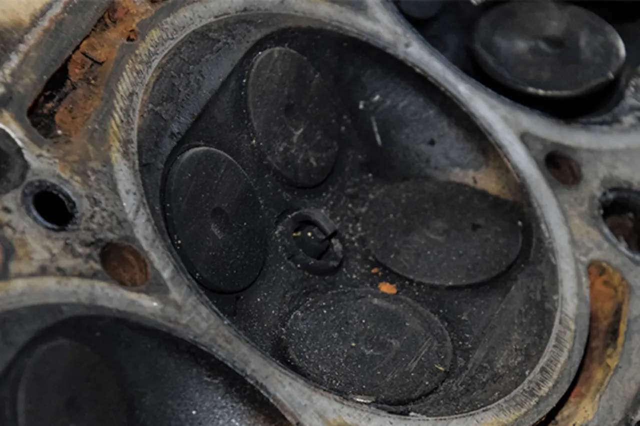 Valves before CarbonTek cleaning